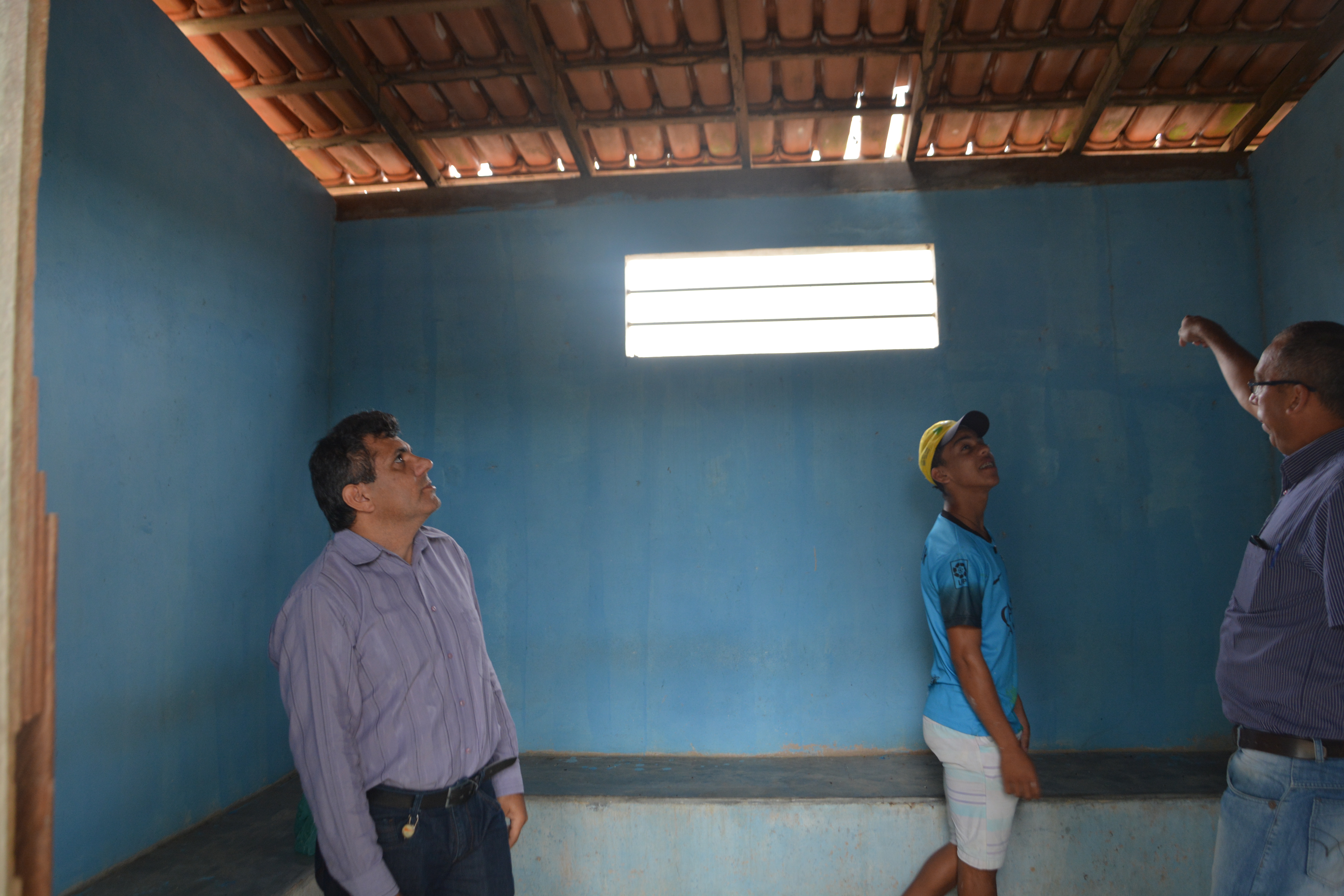 Parceria entre prefeitura e Comunidade de Vila Fernandes reforma vestiários do Campo de Futebol