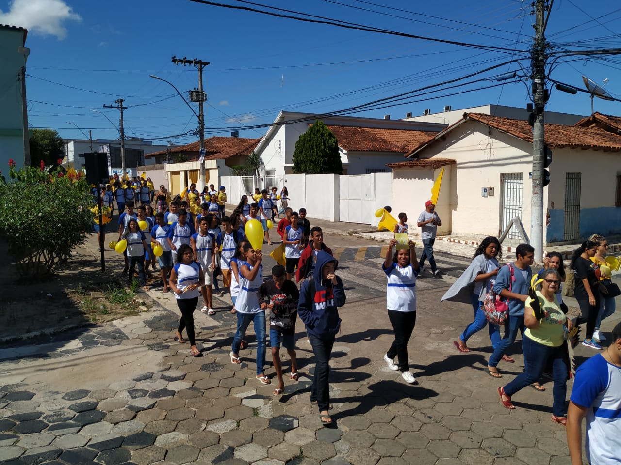 Caminhada Pela Valorização da Vida movimenta centro de Pinheiros