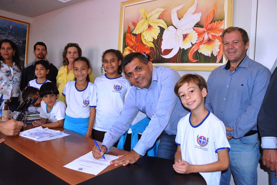 Município assina Ordem de Serviço para construção da quadra poliesportiva da Escola São José do Jundiá